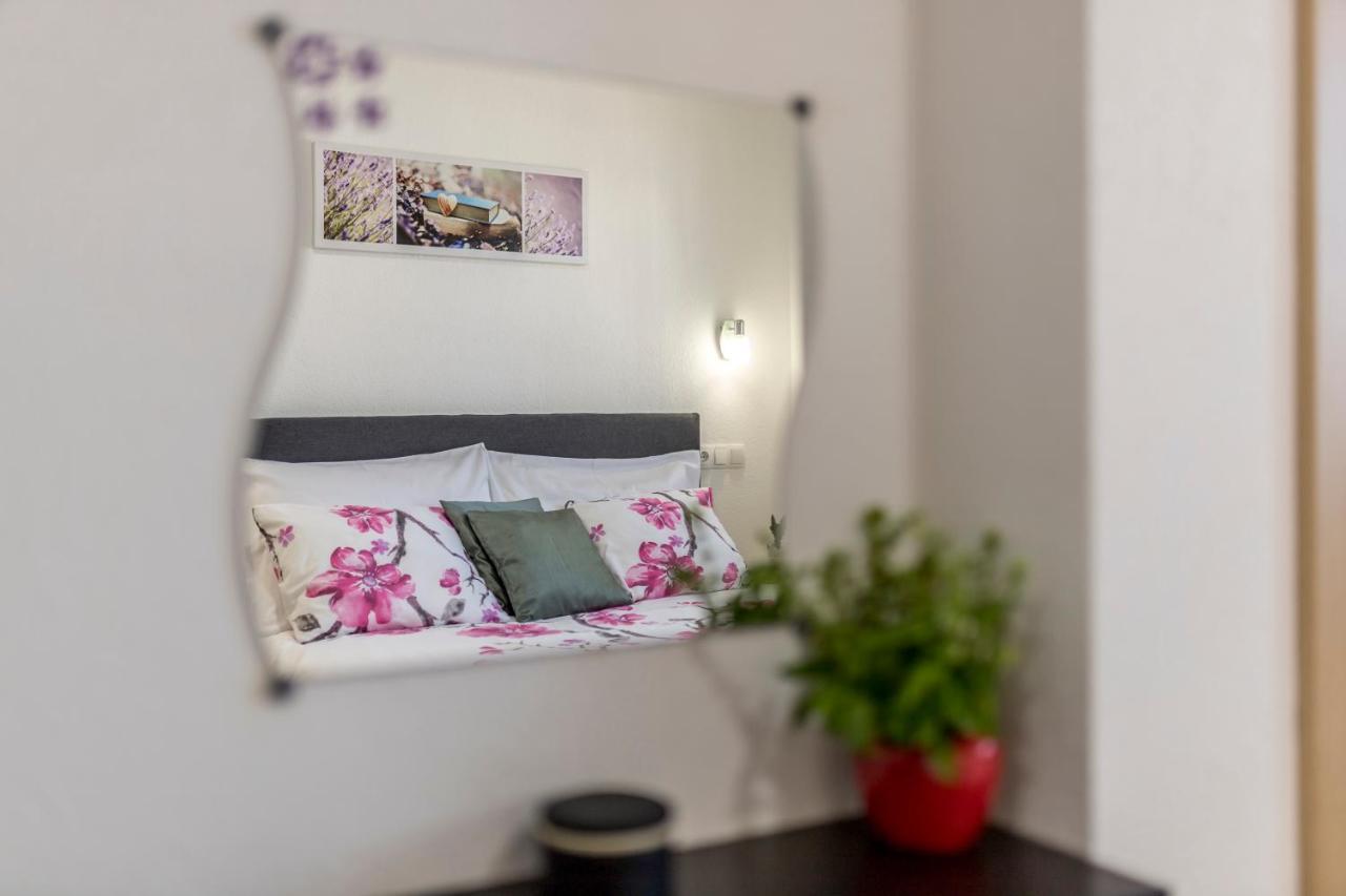 Apart Sa Terasom 250M Od Plaze,Parking,Wi Fi,Rostilj Trogir Eksteriør bilde
