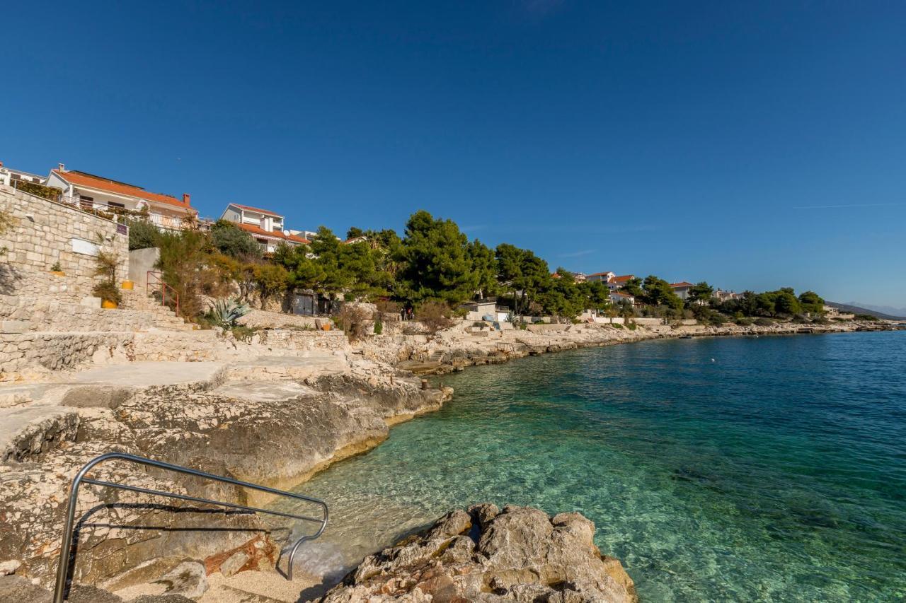 Apart Sa Terasom 250M Od Plaze,Parking,Wi Fi,Rostilj Trogir Eksteriør bilde