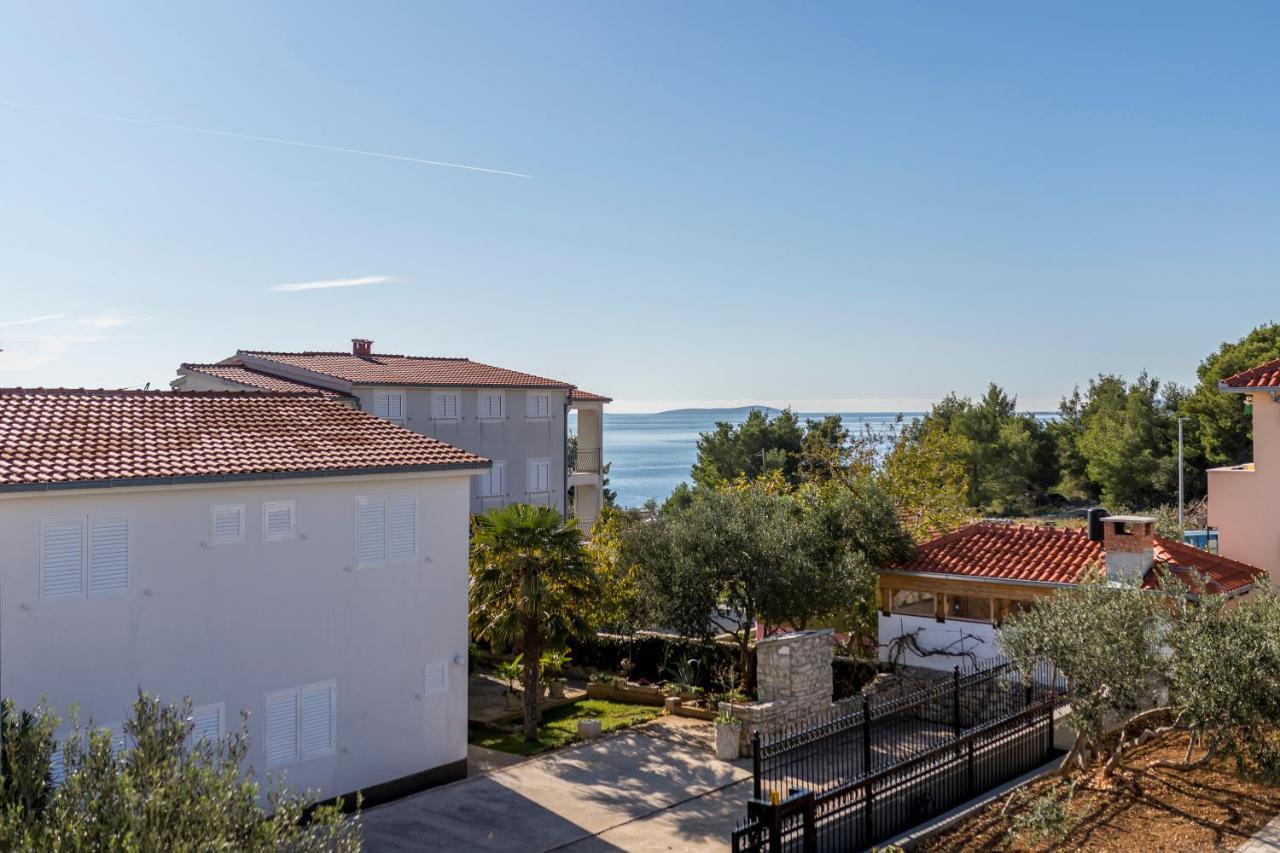 Apart Sa Terasom 250M Od Plaze,Parking,Wi Fi,Rostilj Trogir Eksteriør bilde