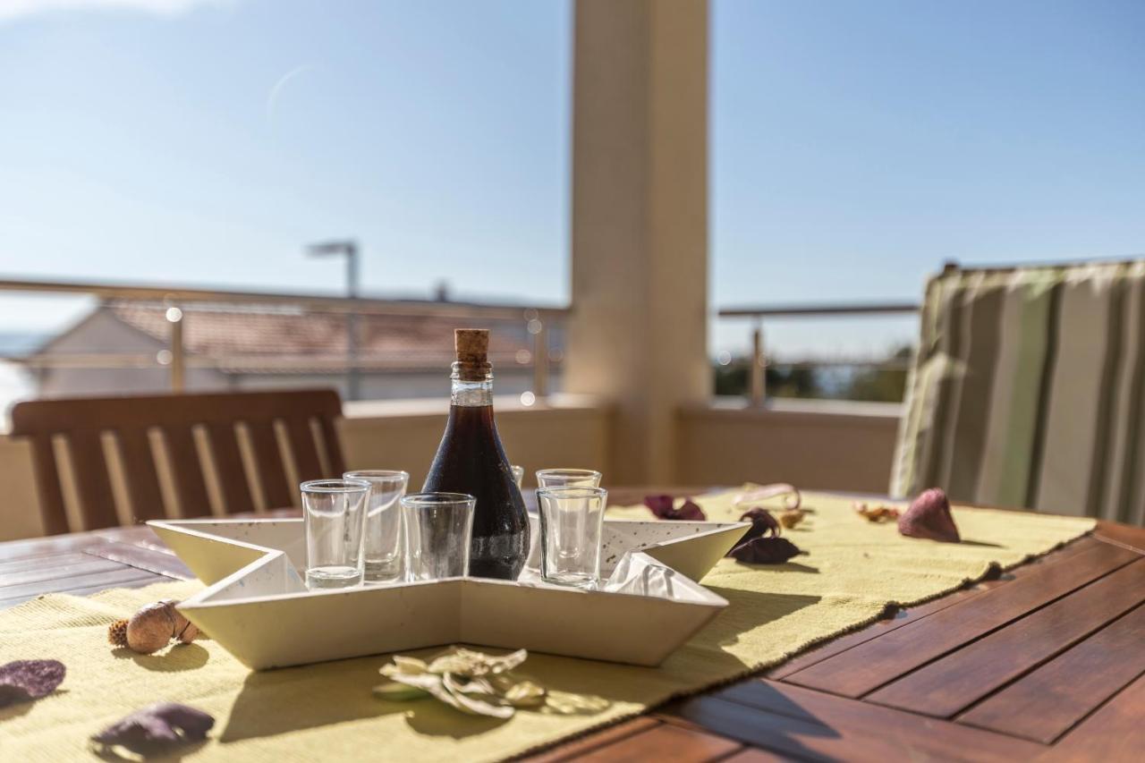 Apart Sa Terasom 250M Od Plaze,Parking,Wi Fi,Rostilj Trogir Eksteriør bilde
