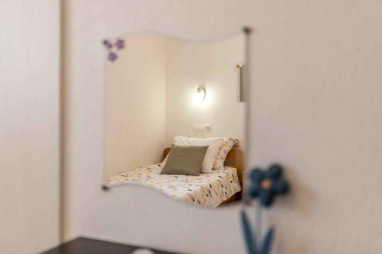Apart Sa Terasom 250M Od Plaze,Parking,Wi Fi,Rostilj Trogir Eksteriør bilde
