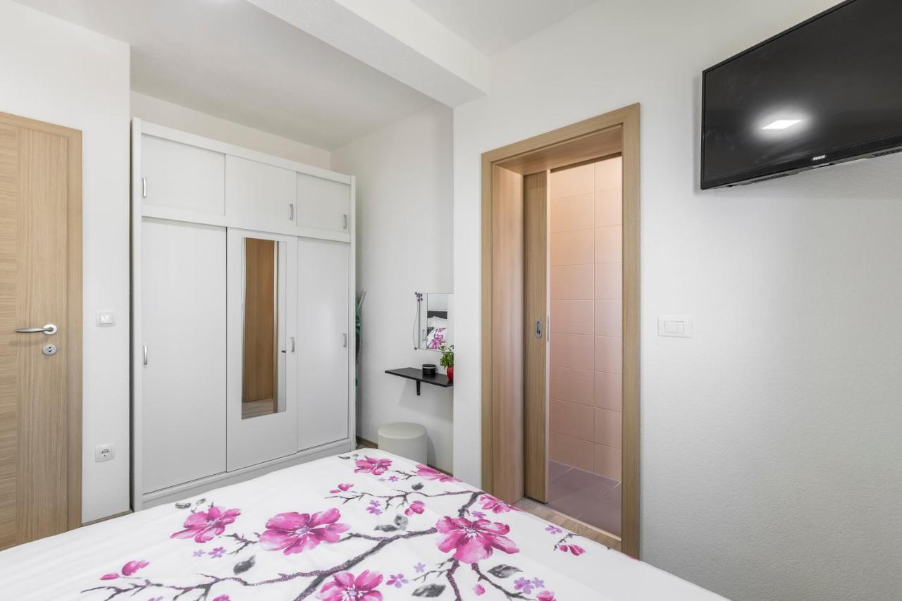 Apart Sa Terasom 250M Od Plaze,Parking,Wi Fi,Rostilj Trogir Eksteriør bilde