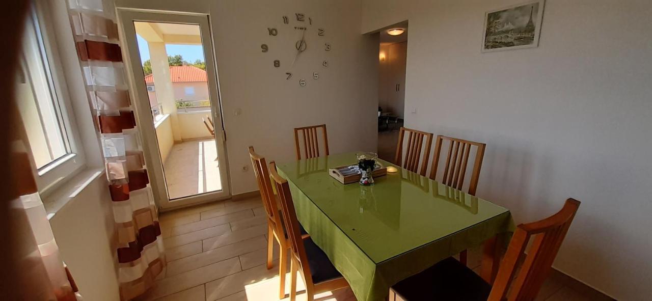 Apart Sa Terasom 250M Od Plaze,Parking,Wi Fi,Rostilj Trogir Eksteriør bilde