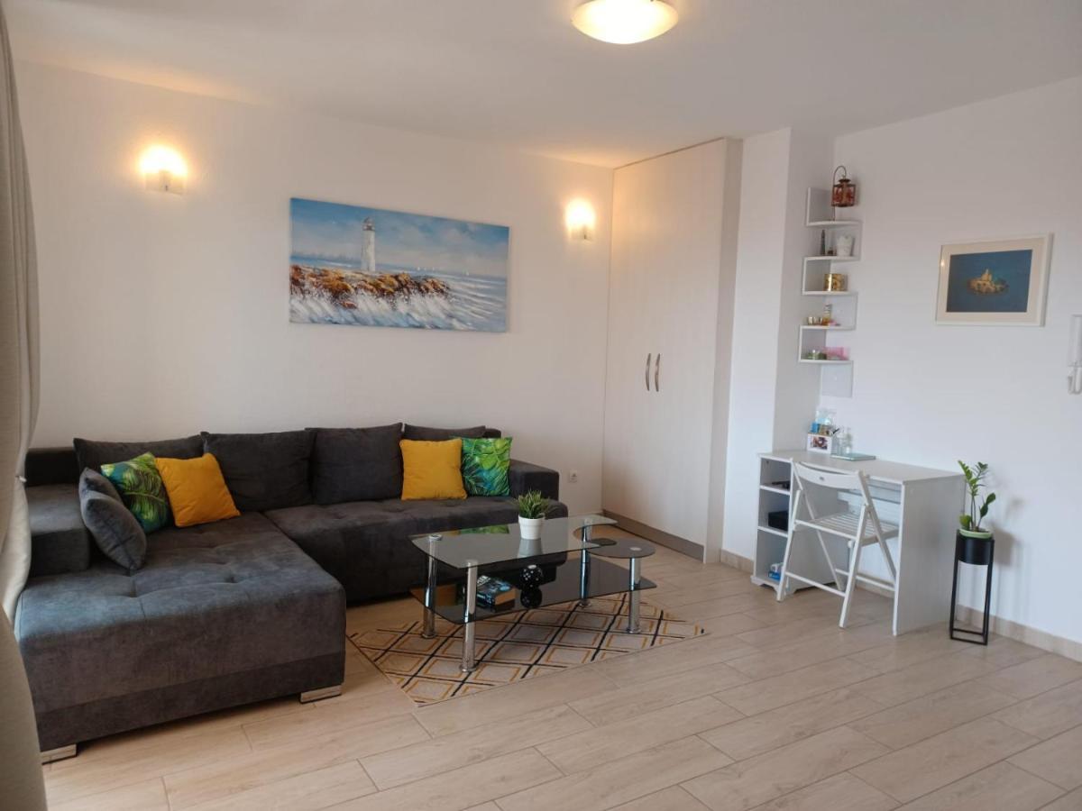 Apart Sa Terasom 250M Od Plaze,Parking,Wi Fi,Rostilj Trogir Eksteriør bilde