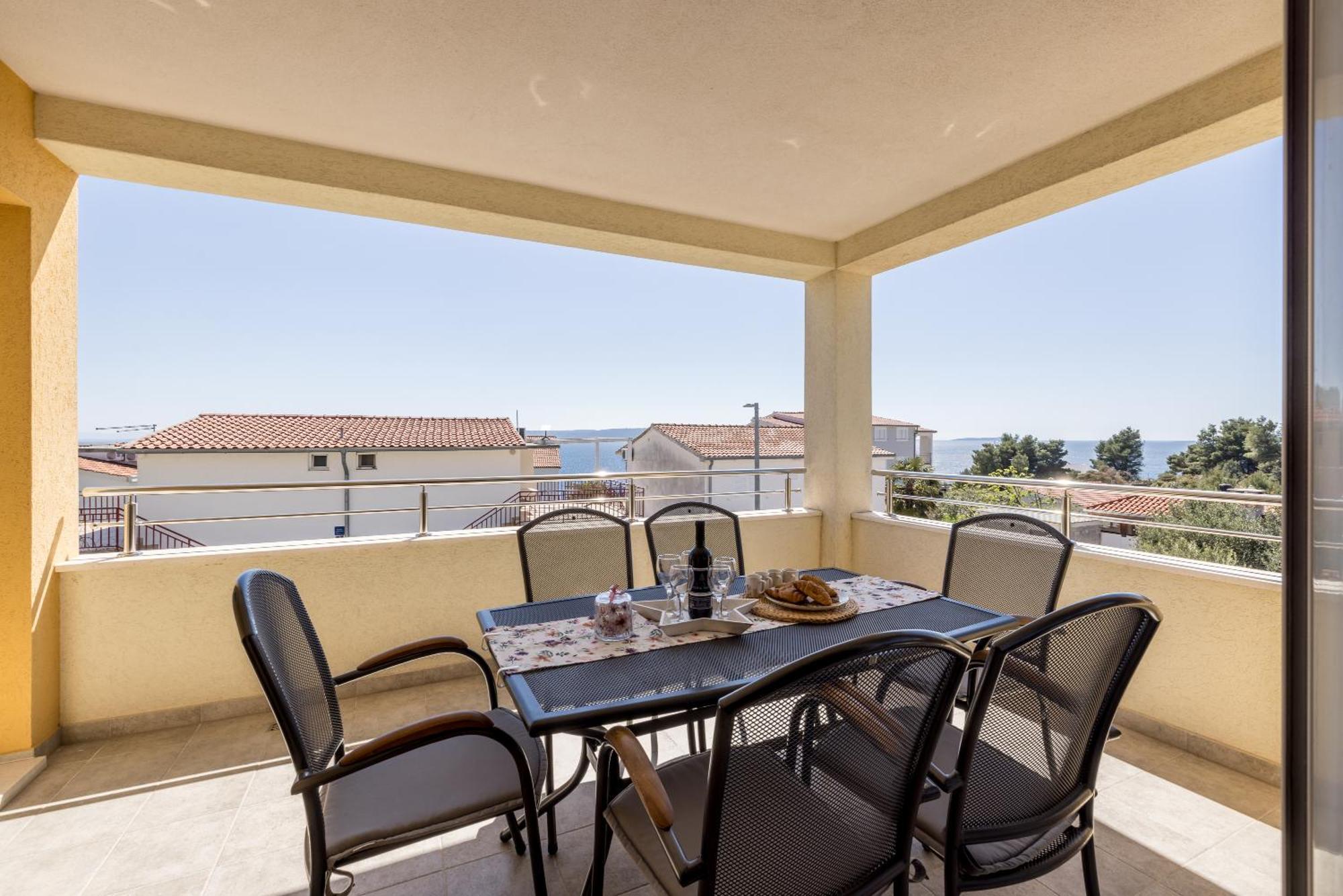 Apart Sa Terasom 250M Od Plaze,Parking,Wi Fi,Rostilj Trogir Eksteriør bilde