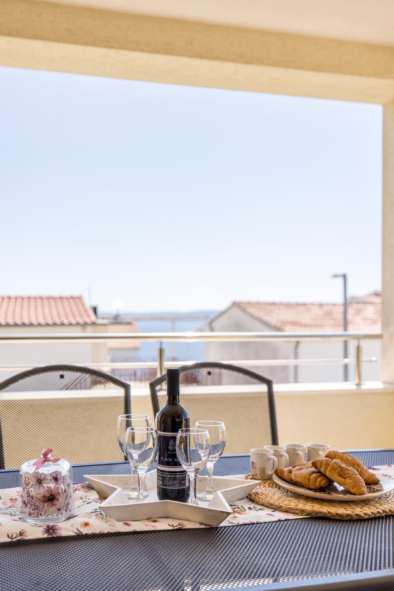 Apart Sa Terasom 250M Od Plaze,Parking,Wi Fi,Rostilj Trogir Eksteriør bilde
